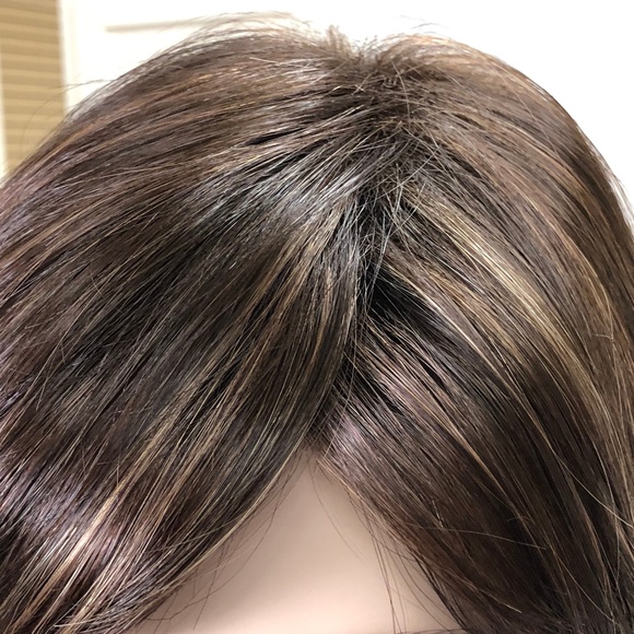 NWT Dark Brown with Honey Mid Length Layered Wig - Picture 7 of 8